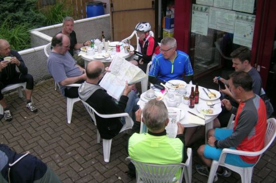 Day1-NewrtonStewart-Lunch(small).jpg